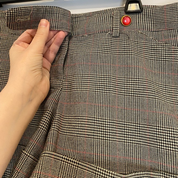 •2/$30• F21 Y2K Cuffed Plaid Trouser Shorts with Red Buttons - Picture 4 of 4
